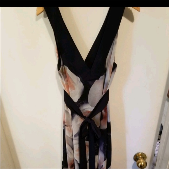 RW & CO Floral Maxi dress - Picture 7 of 9